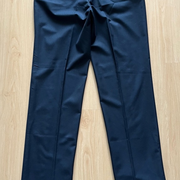 Very dark navy blue. Zara pants size M. - Picture 3 of 10